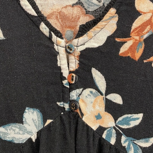 American Rag Fit & Flare Floral V neck Dress‎ size XS - Picture 5 of 9